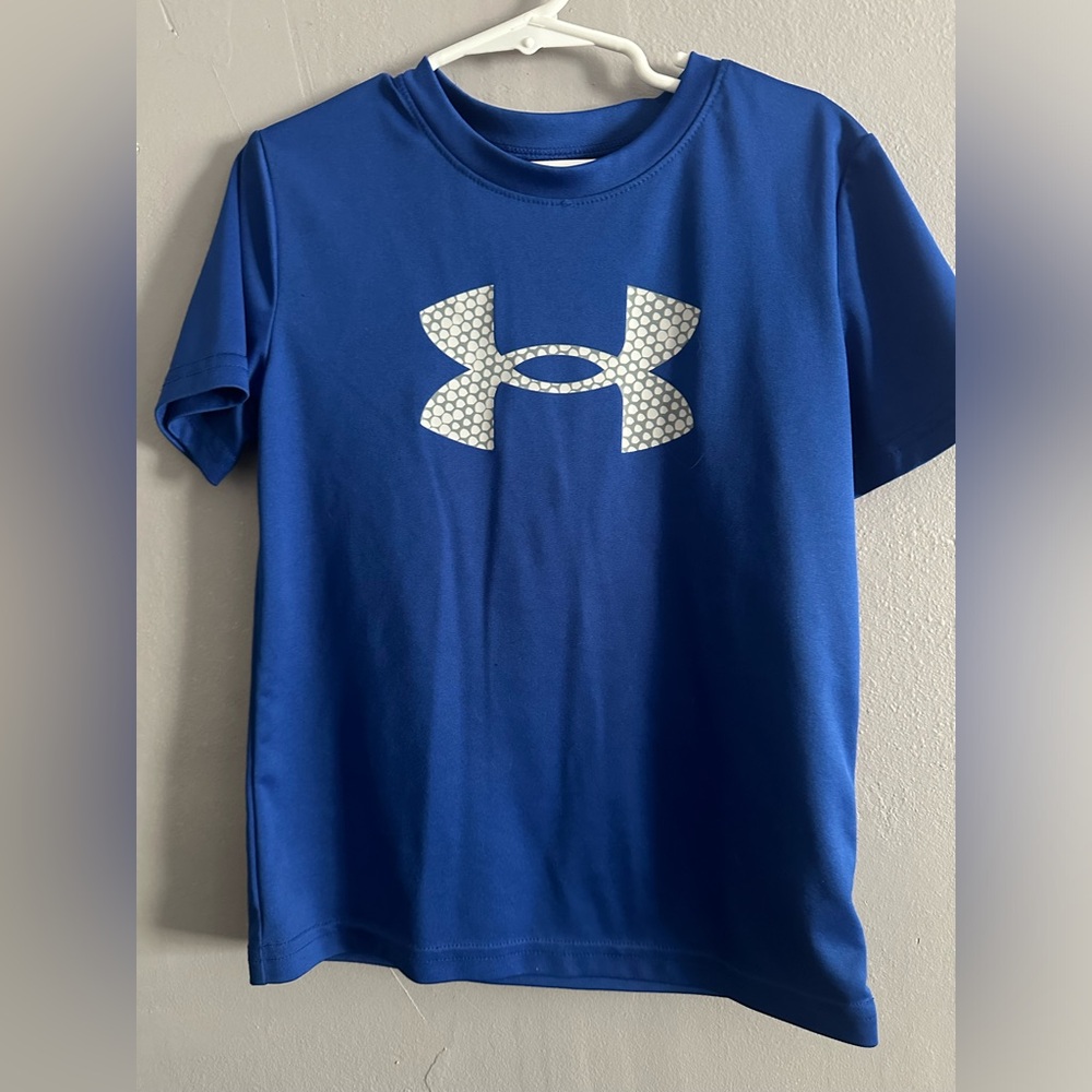 Boys UA tee.